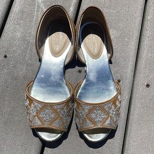 Kenneth Cole Reaction Tan D’Orsay flats